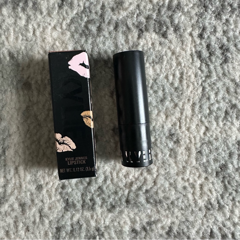 Kylie Cosmetics Nova matte lipstick NEW